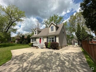 Building Photo - 2610 Dexter Ave