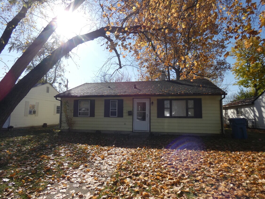 Primary Photo - 1850 E Marmion St