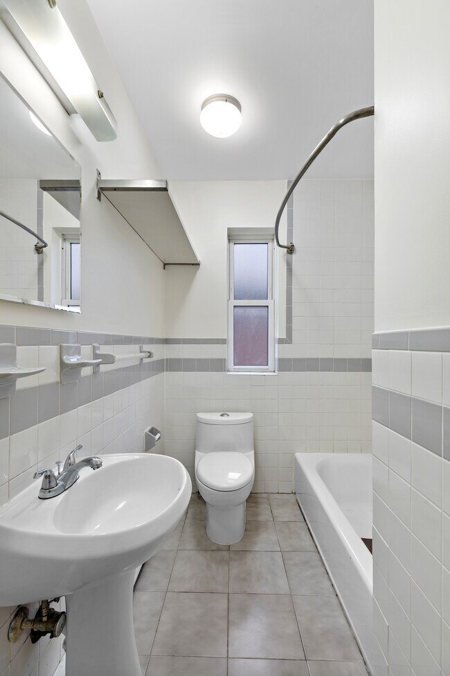 Building Photo - 574 Anderson Ave