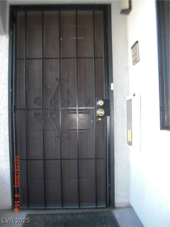 Building Photo - 950 Seven Hills Dr