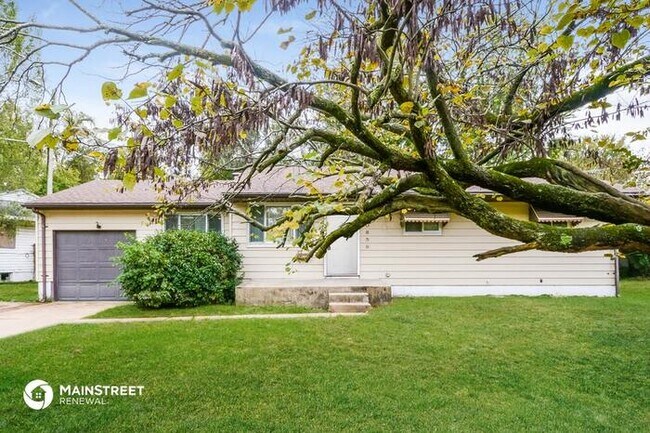 Building Photo - 10856 Spring Garden Dr, St Louis, MO 63137