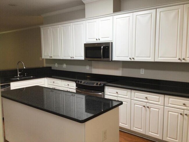 Building Photo - 373 Barnsley Dr