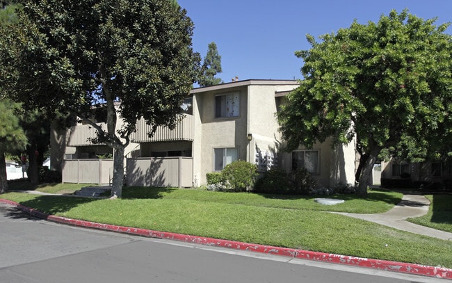 El Adobe - ELEVATE APARTMENT HOMES