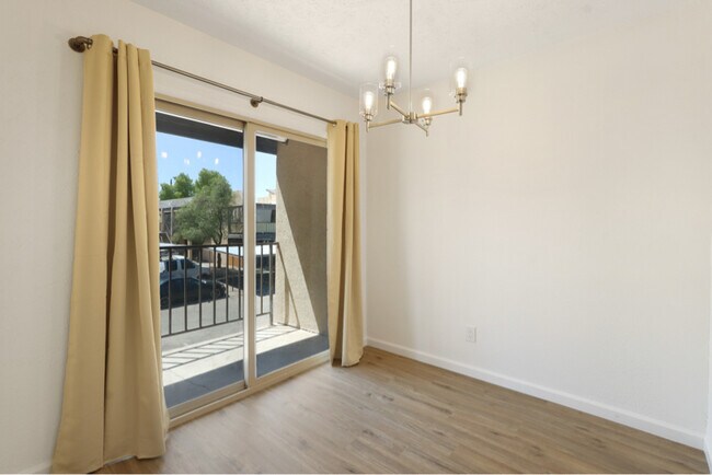 Foto del edificio - 1620 N Wilmot Rd