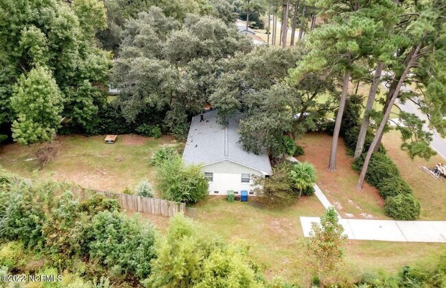 Foto del edificio - 5501 Andover Rd