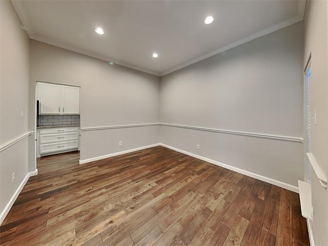 Foto del edificio - 2214 Frio Dr