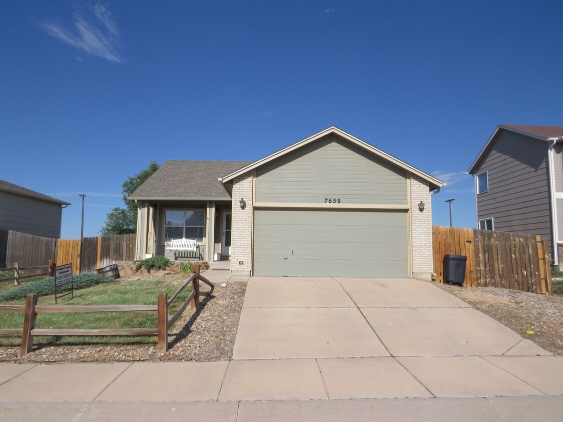 Primary Photo - Wonderful 3-bedroom rancher located in Fou...