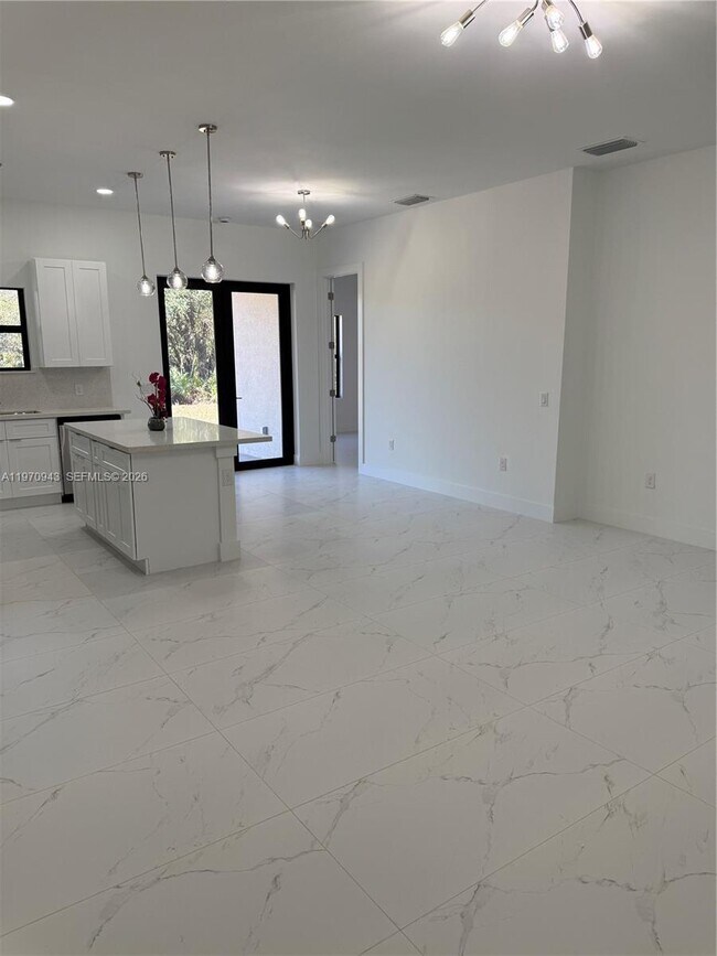 Building Photo - 20 Organ St