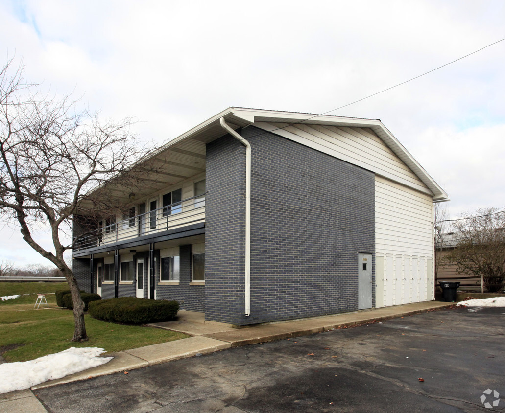 Primary Photo - 1101 E Bronson St