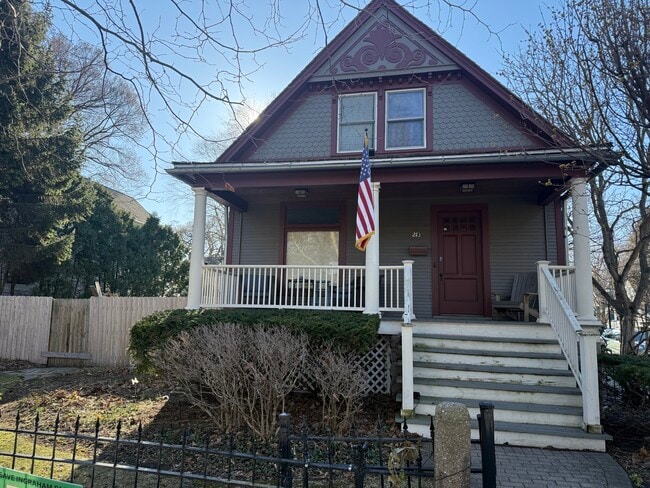 Building Photo - 2134 Asbury Ave