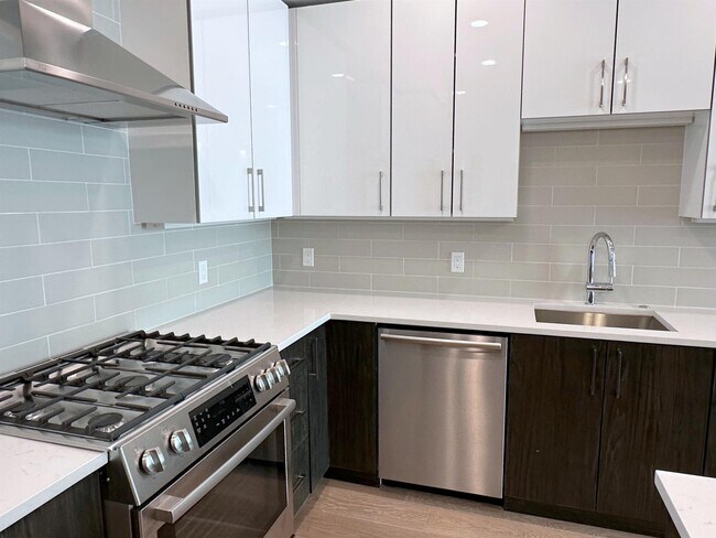 Building Photo - 108 Highland Ave