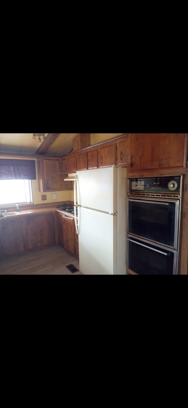 Kitchen Room - 203 Shoshone Ln