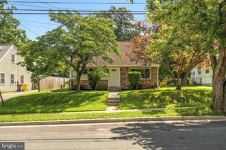 Building Photo - 211 Kuethe Rd