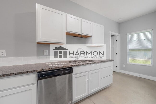 Building Photo - 2150 S Thatcher Ct