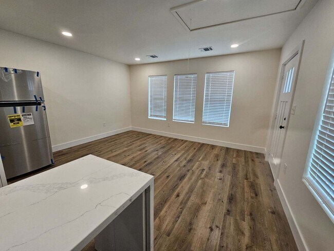 Foto del edificio - 1518 Godwin St