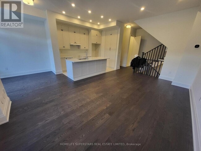 Building Photo - 3321 Taha Gdns