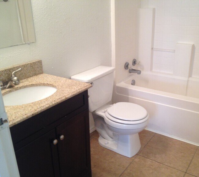 Building Photo - 3/2 House in CS in Wolf Pen Creek District