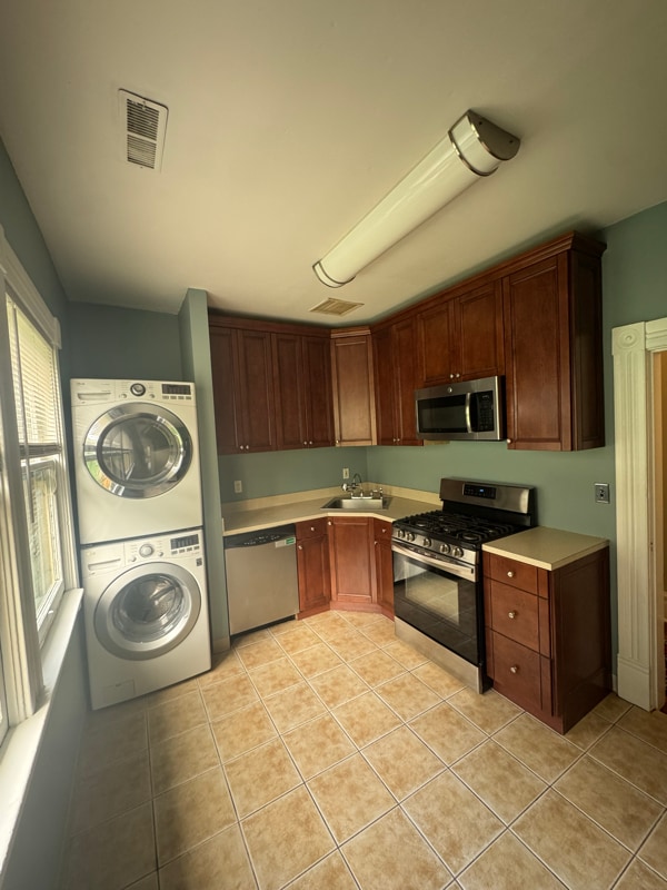 Building Photo - 33 NE San Rafael St