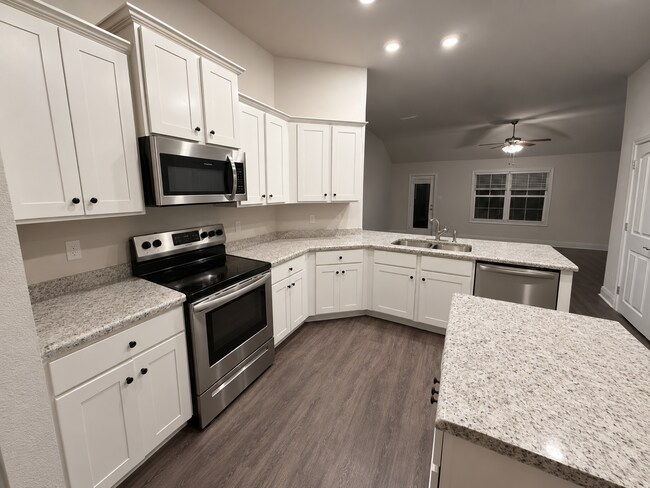 Foto del edificio - 23257 Ridgewood Dr