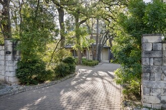 Building Photo - 1301 Kent Ln