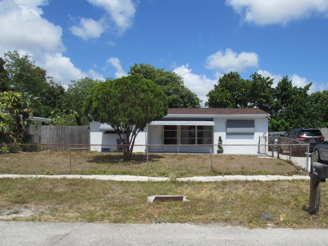Primary Photo - 431 Pensacola Dr