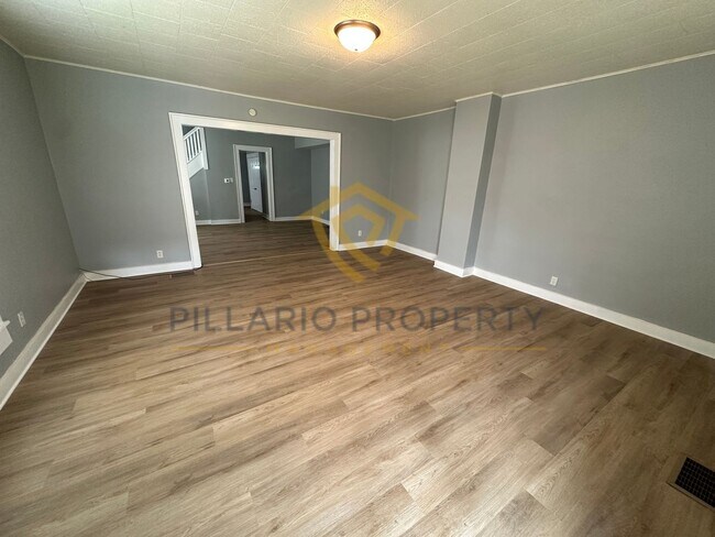 Foto del edificio - 2704-2704 Highland Pl