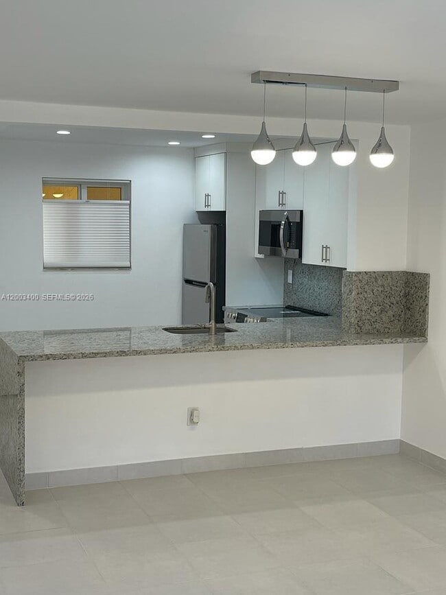 Foto del edificio - 7732 Camino Real