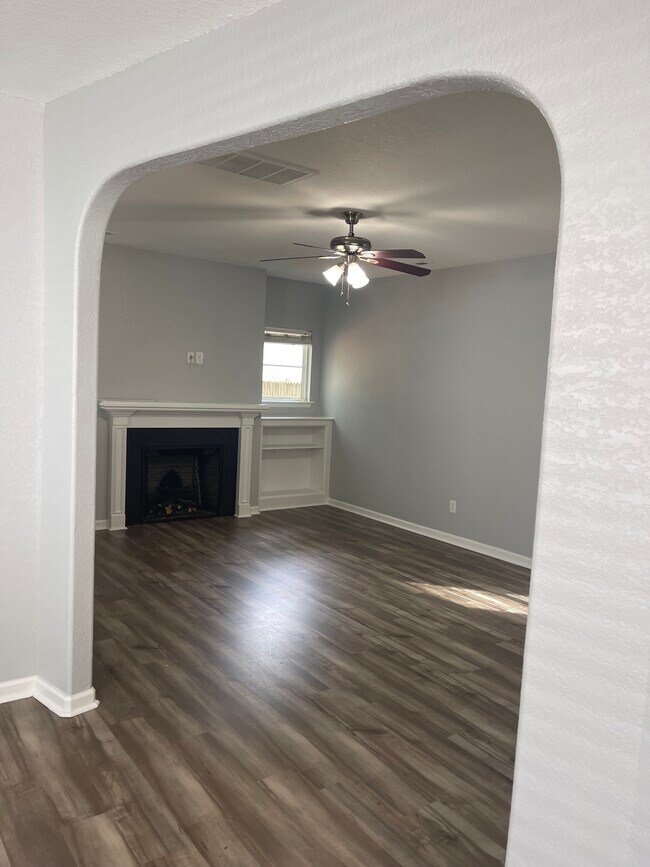 Building Photo - 2116 Weber Ave