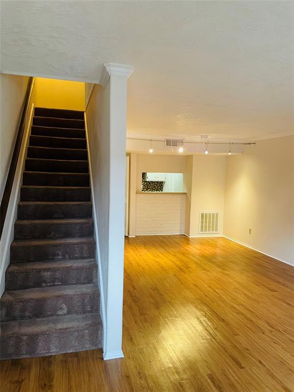 Building Photo - 6410 Del Monte Dr