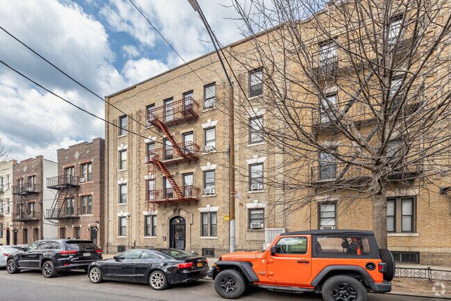 Foto del edificio - 2374 29th St
