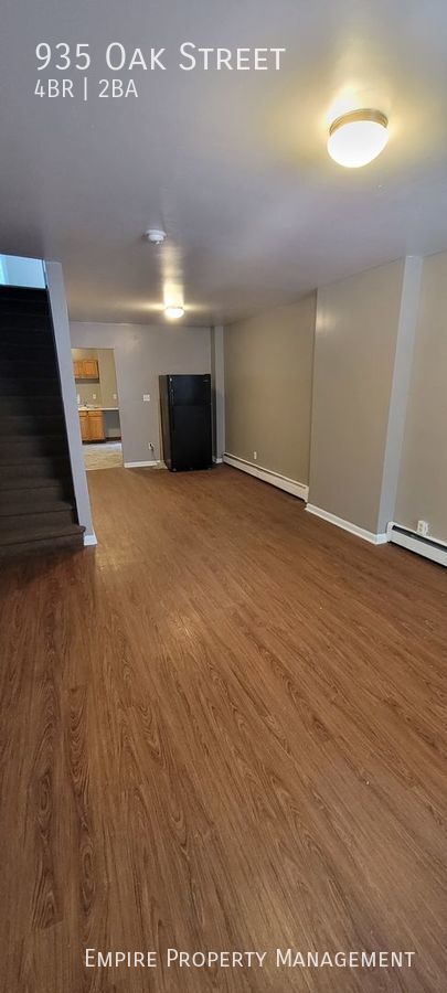 Building Photo - 4 Bedroom/1.5 Bathroom Townhouse in Allent...