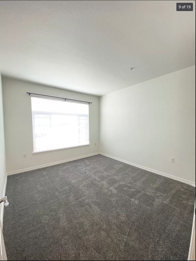 Building Photo - 804 Summer Hawk Dr