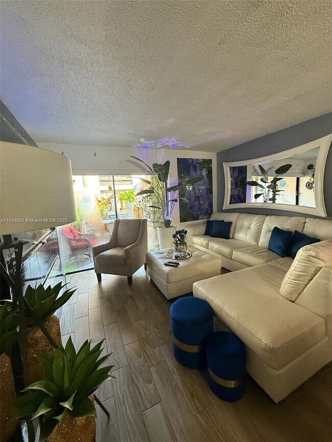Foto del edificio - 8999 SW 123rd Ct