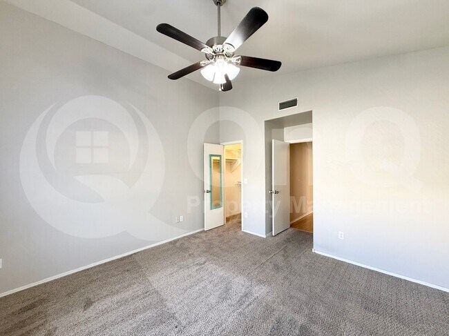 Building Photo - 838 E Ross Ave