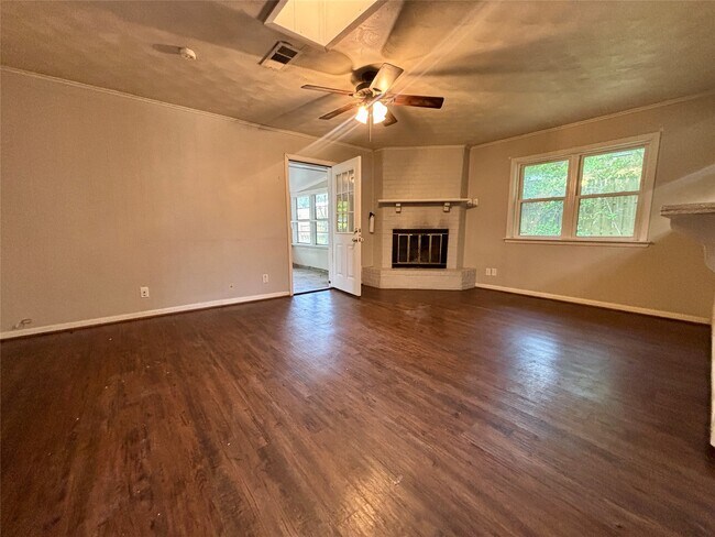 Foto del edificio - 2013 Oaklawn Dr