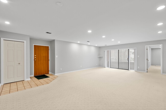 Building Photo - 100 Denniston St
