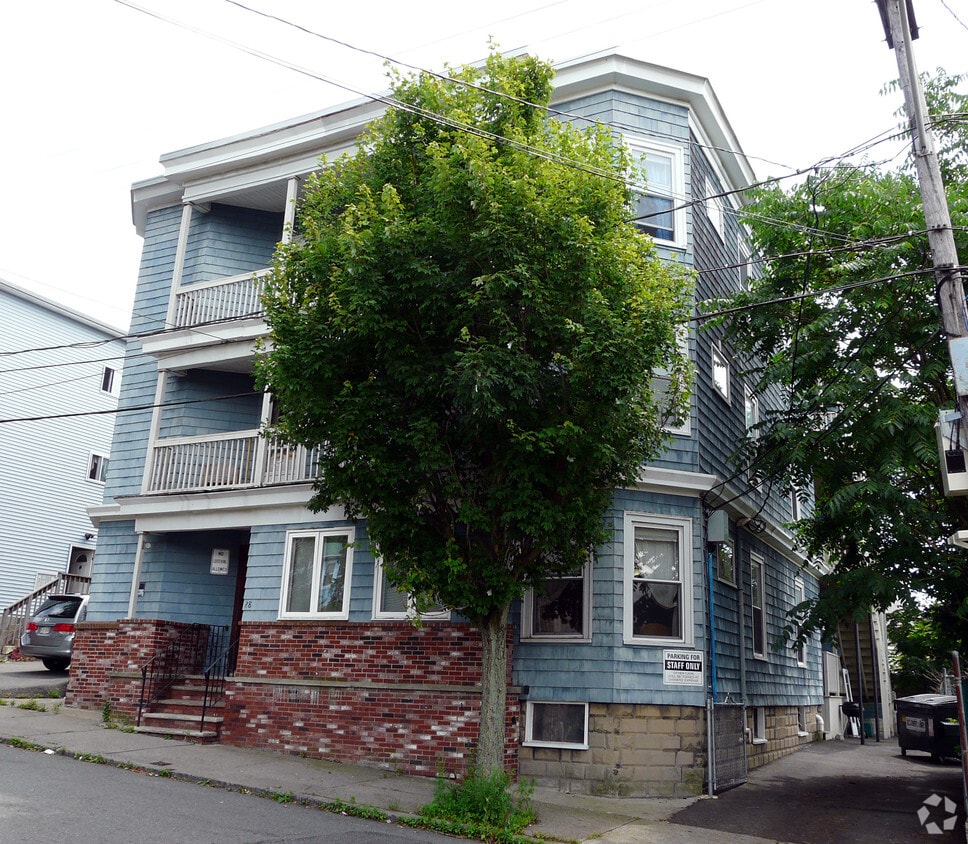 Building Photo - 26-28 Amity St