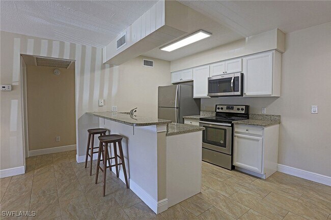 Foto del edificio - 5327 Summerlin Rd