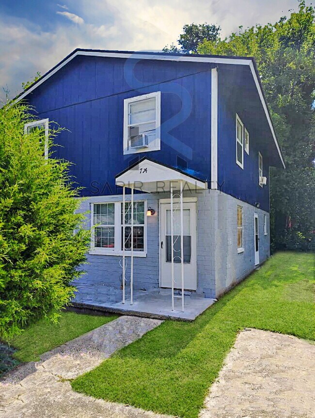 Building Photo - Move in before November 30th and choose your reward: a $250 Amazon Gift Card or a 55 Smart TV!