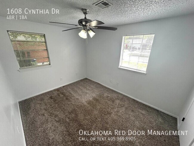 Building Photo - 1608 Cynthia Dr