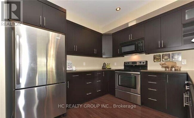 Photo du bâtiment - 112 N Centre Rd