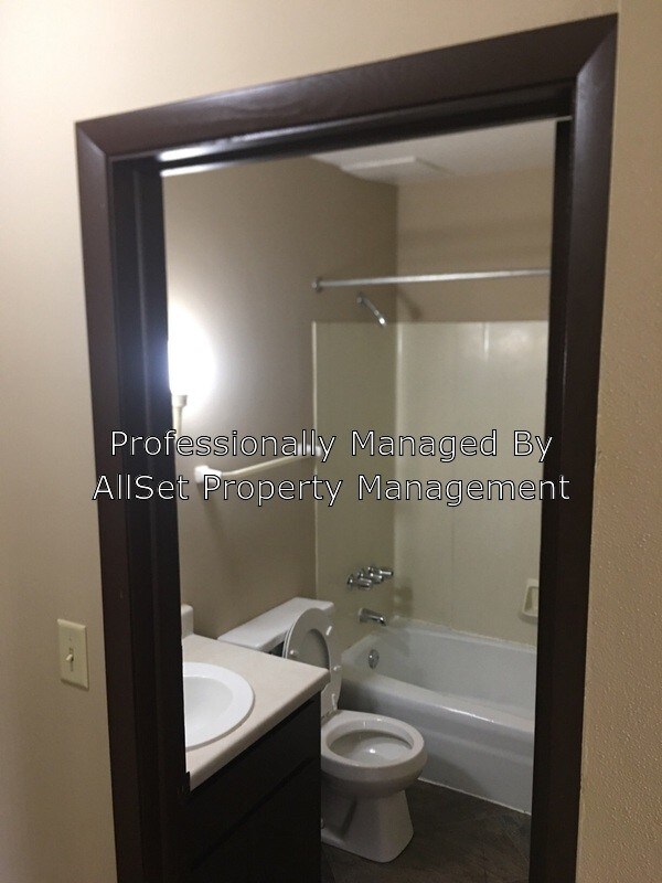 10111 W Congress St Unit 6, Milwaukee, WI 53222 Condo for Rent in