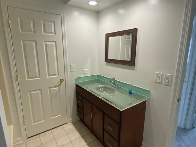 Foto del edificio - 940 N Lakeside Dr