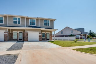 Building Photo - 2641 Cedar Tree Rd