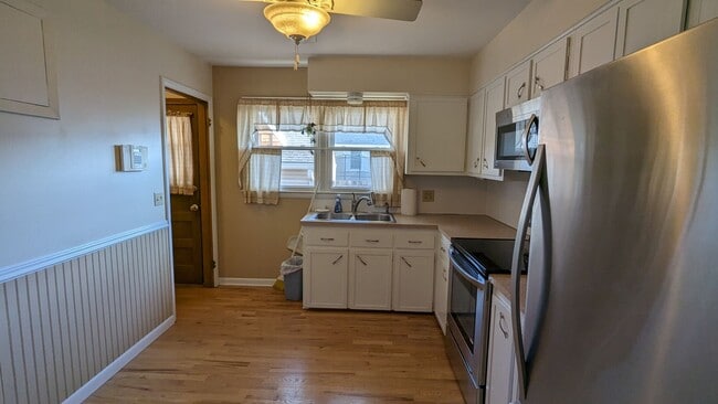 Building Photo - Large duplex with finished basement