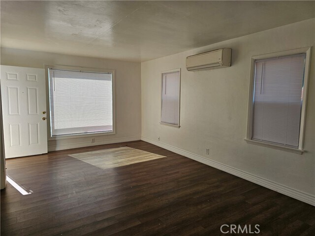 Foto del edificio - 114 S Kellogg St