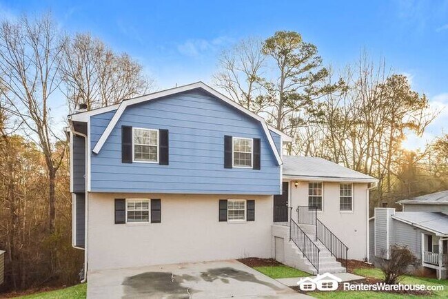 Building Photo - 5 BEDROOM 3 FULL BATH MULTI-LEVEL IN RIVER...