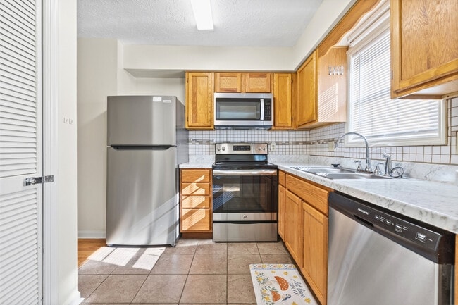 Building Photo - 810 Choctaw Ave