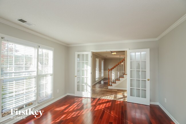 Building Photo - 650 Hunters Trace