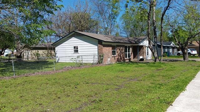 Building Photo - 1001 Daniels Dr